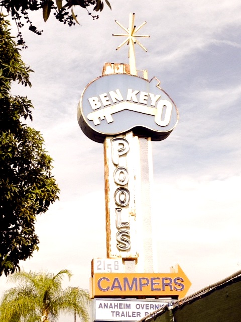 Photo Friday: Vintage California Sign