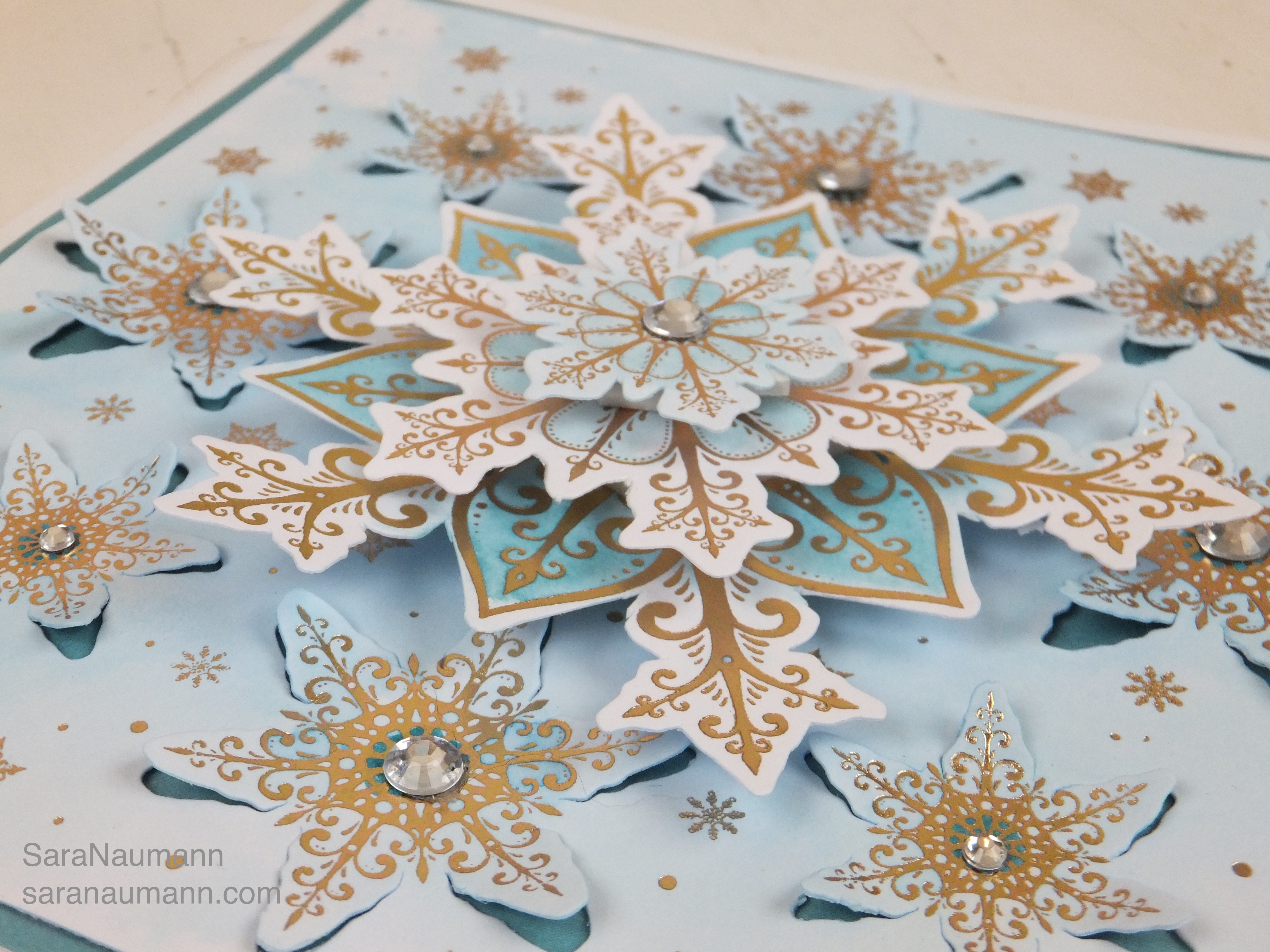 {Project} Wednesday: Snowflake Christmas Card with Hunkydory